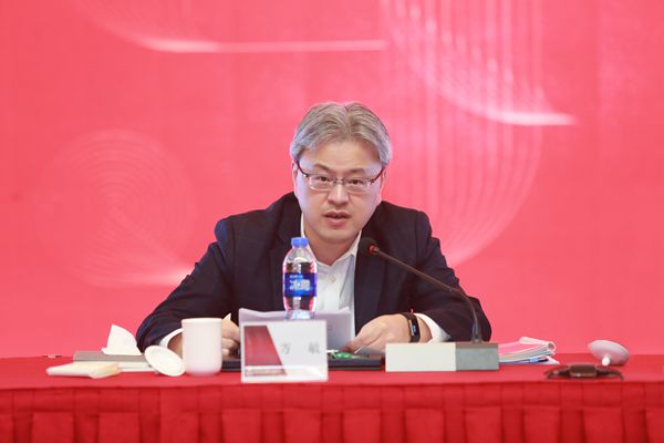万董_副本.jpg