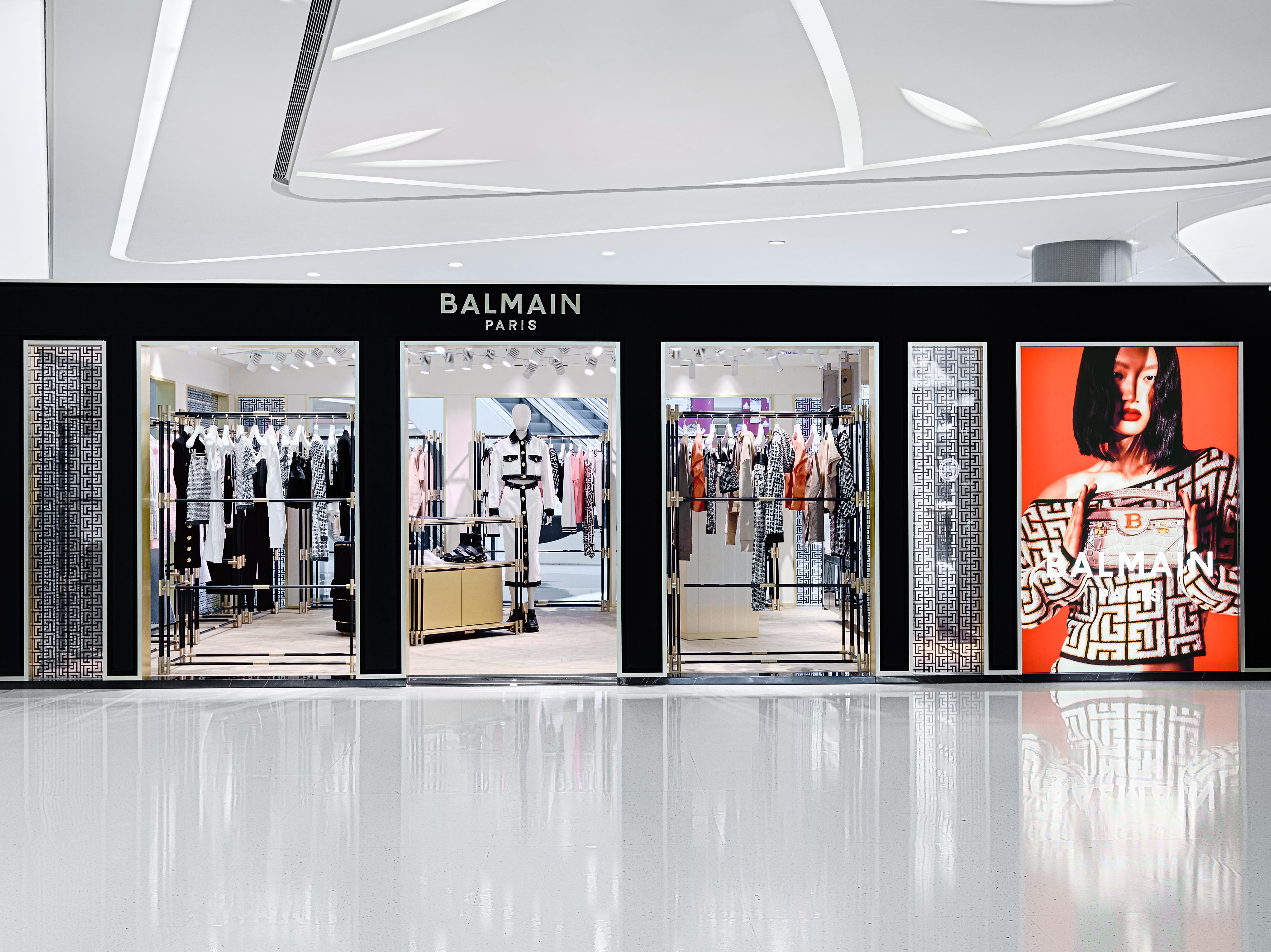 狗万MAX官方网站三亚国际免税城Balmain限时快闪店盛大开业